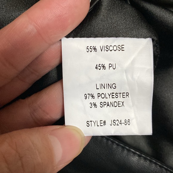 Black skirt 55% Viscose, 45% Pu size L - Picture 4 of 4